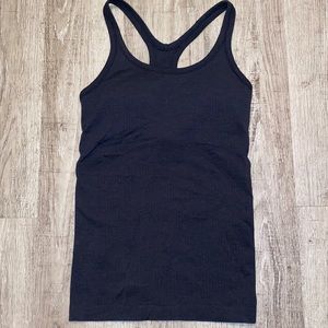 Lulu Lemon Ebb to Street Top (with padded liner)